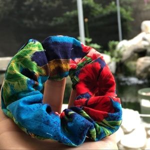 Hawaiian island scrunchie